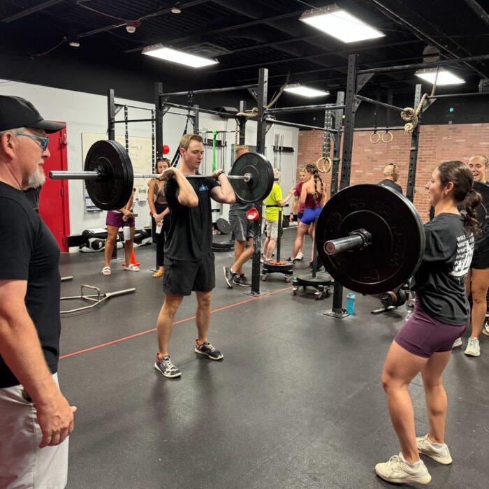 limitless-physical-therapy-crossfit-training-barbell-class