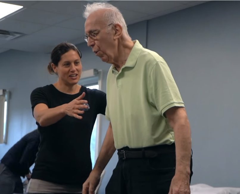 limitless-physical-therapy-gait-training-with-therapist